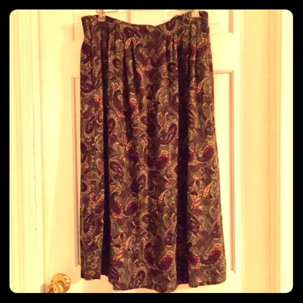 Pretty paisley midi skirt